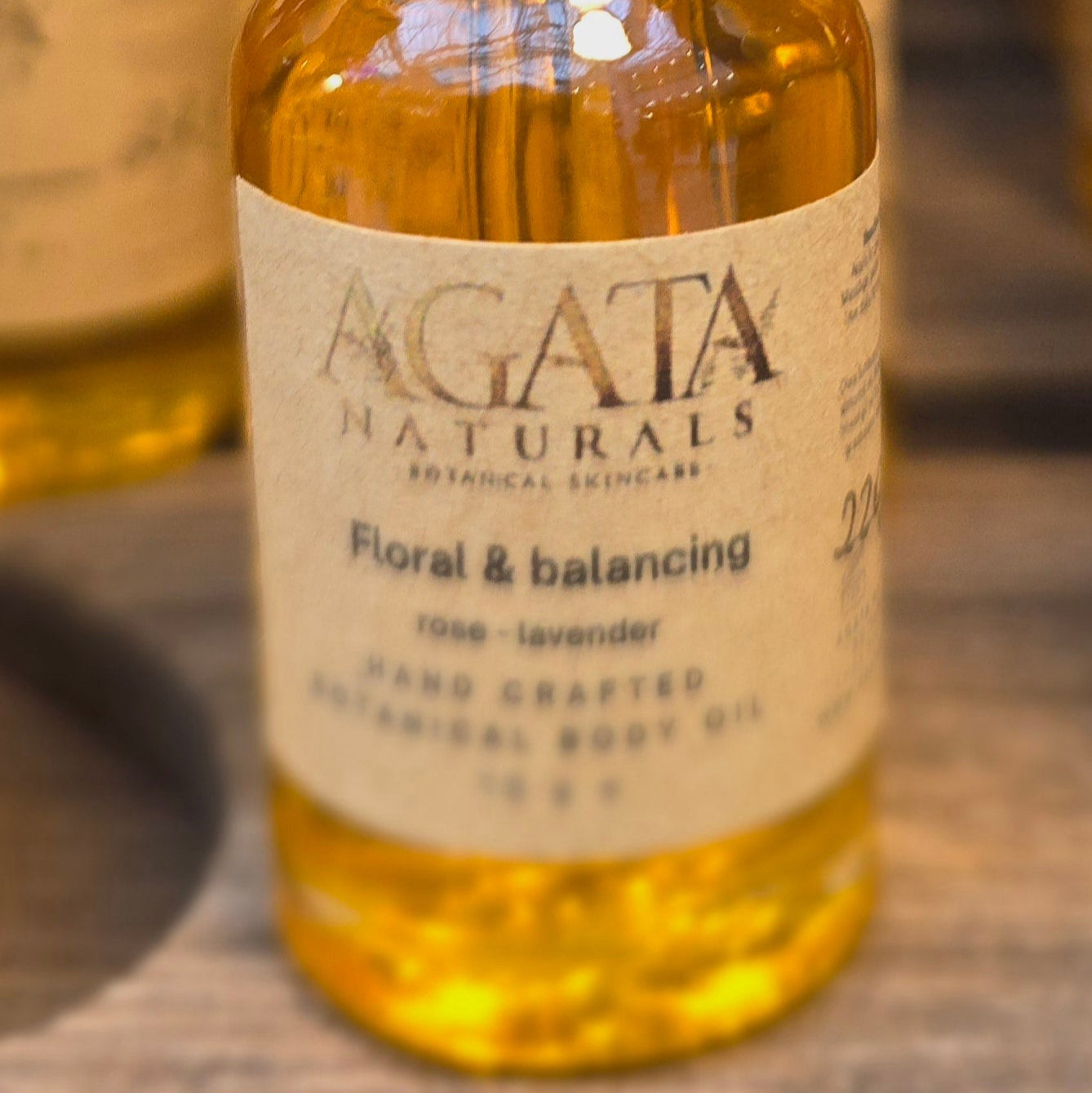 “Floral body oil with rose infusion and lavender essential oil”
“Balancing rose and lavender body oil for soft, radiant skin”